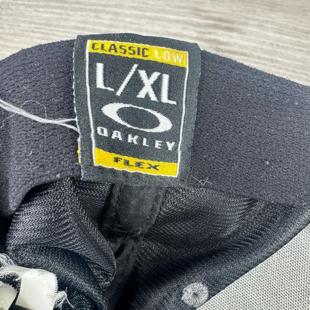 Oakley Classic Low Baseball Cap Mens L/XL Gray Logo Textured Flex Fitted Hat